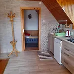 Harmonia Vendeghaz 100 Meterre Az Igali Gyogyfuerdotol إيغال