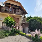 Harmonia Vendeghaz 100 Meterre Az Igali Gyogyfuerdotol *