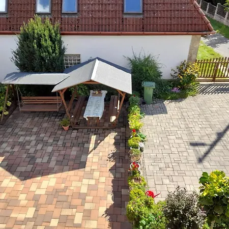 Harmonia Vendeghaz 100 Meterre Az Igali Gyogyfuerdotol إيغال