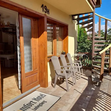 Harmonia Vendeghaz 100 Meterre Az Igali Gyogyfuerdotol * إيغال