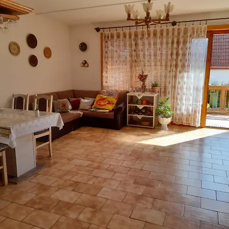 Harmonia Vendeghaz 100 Meterre Az Igali Gyogyfuerdotol شقة إيغال