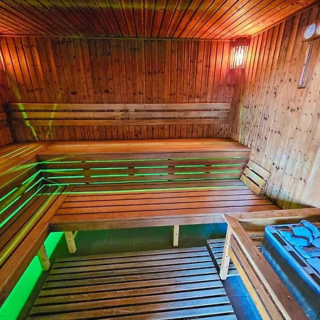 Harmonia Vendeghaz 100 Meterre Az Igali Gyogyfuerdotol إيغال