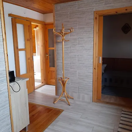 Harmonia Vendeghaz 100 Meterre Az Igali Gyogyfuerdotol