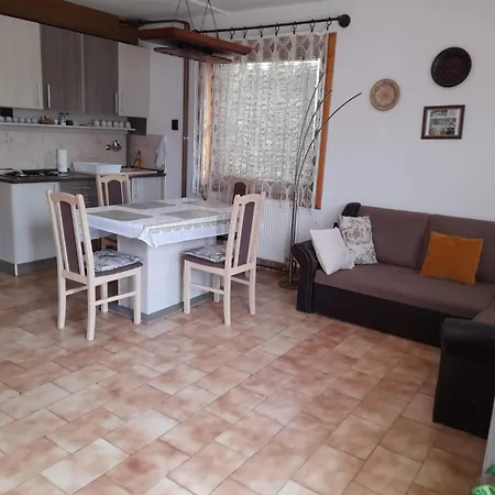 شقة Harmonia Vendeghaz 100 Meterre Az Igali Gyogyfuerdotol