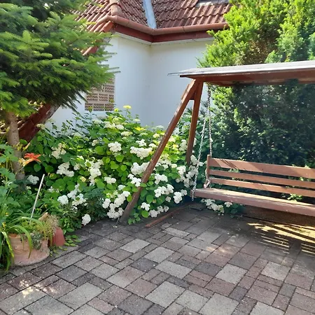 شقة Harmonia Vendeghaz 100 Meterre Az Igali Gyogyfuerdotol إيغال