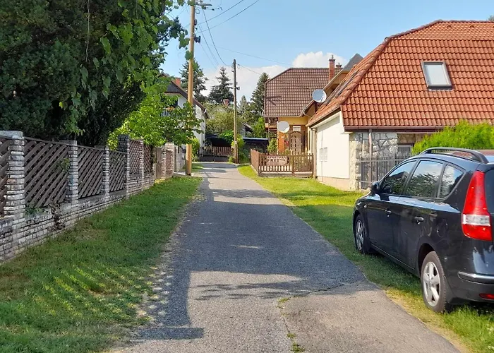 Harmonia Vendeghaz 100 Meterre Az Igali Gyogyfuerdotol *