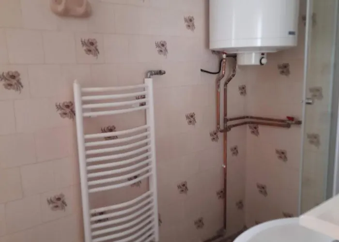 Harmonia Vendeghaz 100 Meterre Az Igali Gyogyfuerdotol *