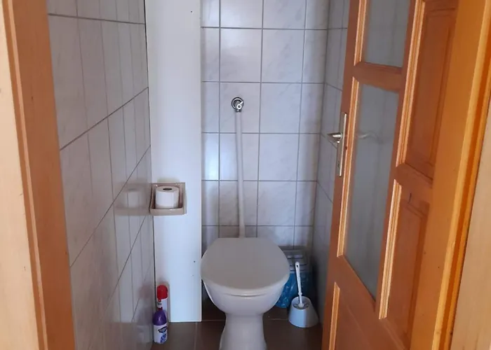Harmonia Vendeghaz 100 Meterre Az Igali Gyogyfuerdotol *